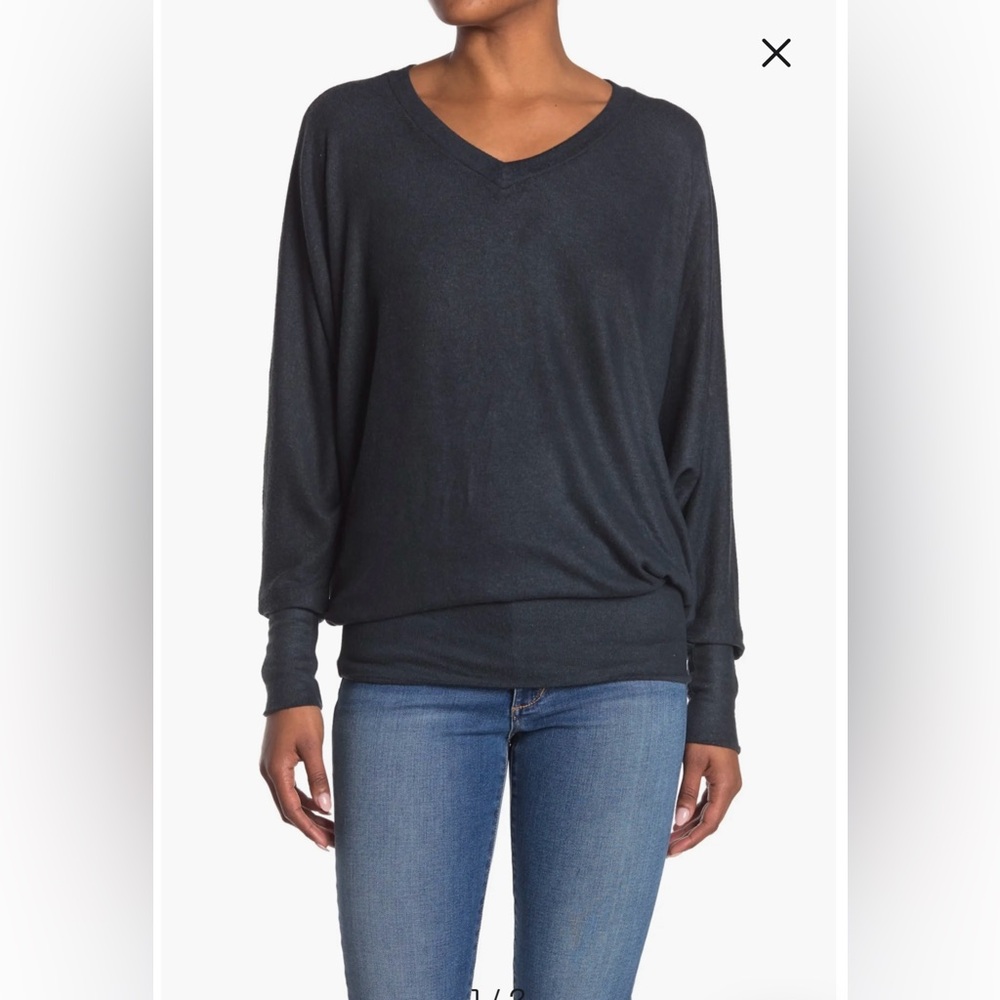 Go Couture Black V Neck Dolman Sleeve Pullover - NEW
